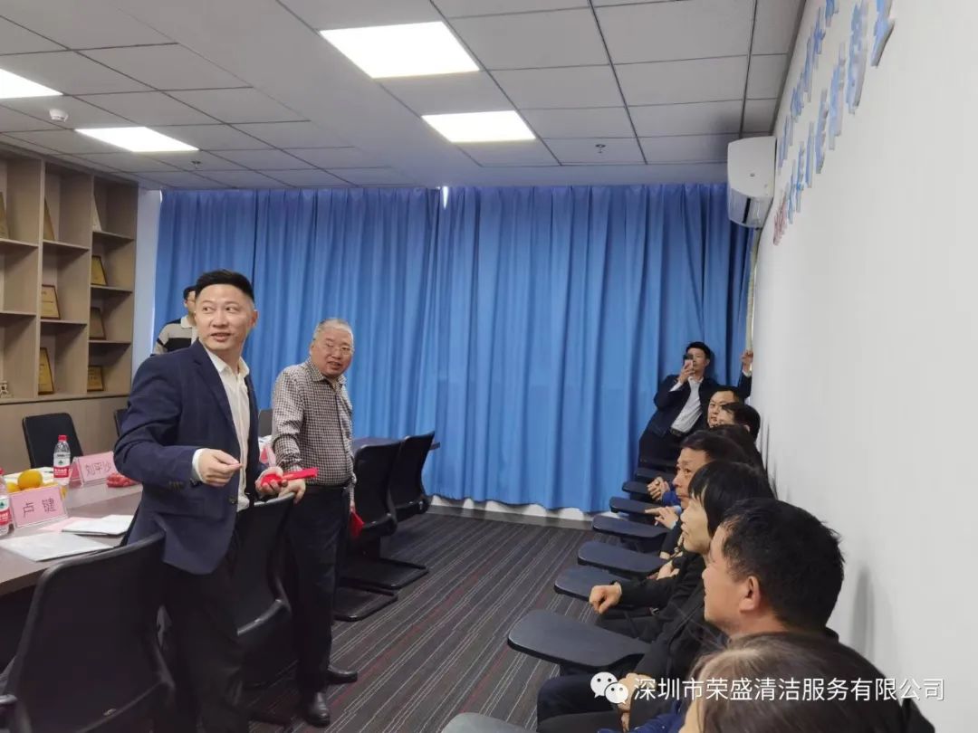 重庆市人力社保局农民工事情处交流座谈会-