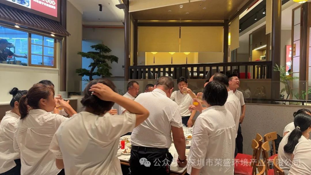 月满中秋，，，，，情暖意大利贵宾-