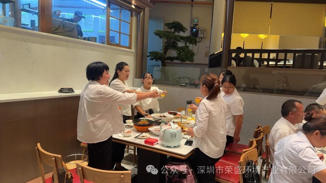 月满中秋，，，，，情暖意大利贵宾-